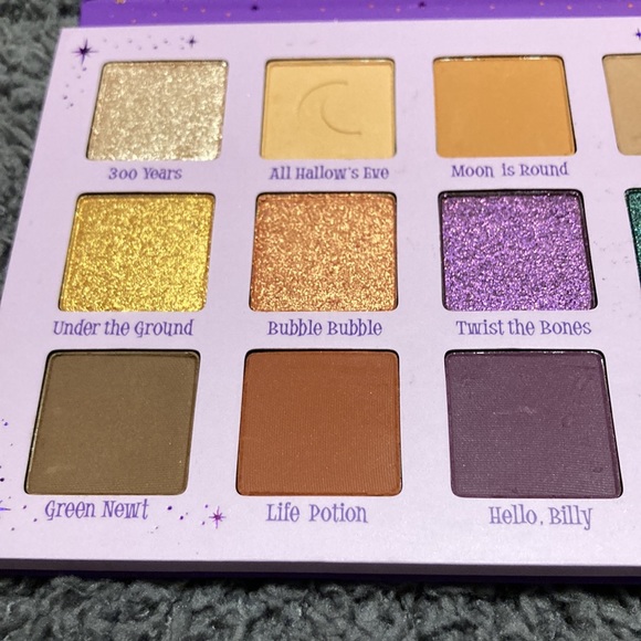 💜 HOCUS POCUS WITCHING HOUR PALETTE 💜 - Picture 3 of 5